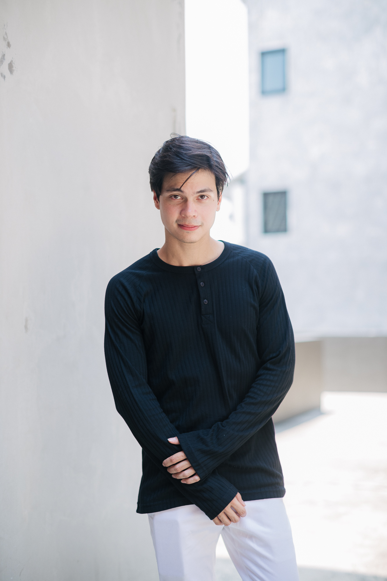 Button Neck Long Sleeves 